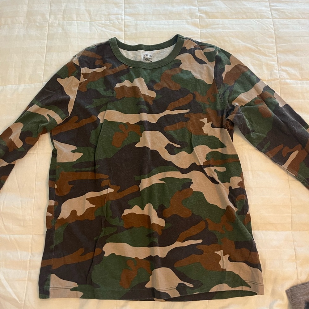 Camo long-sleeve shirt, L 10-12 husky